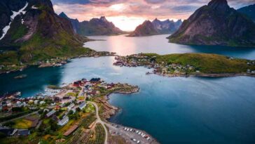 panorama fiordi norvegesi
